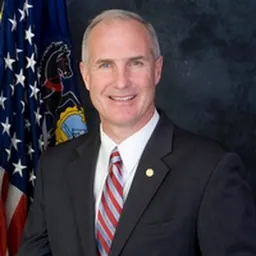 Portrait of Tom Murt