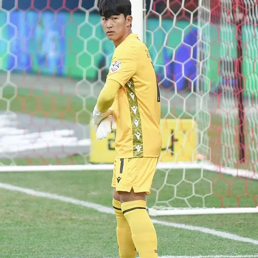 Portrait of Kim Dong-heon