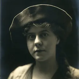 Portrait of Leora Spellman