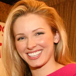 Portrait of Shandi Finnessey