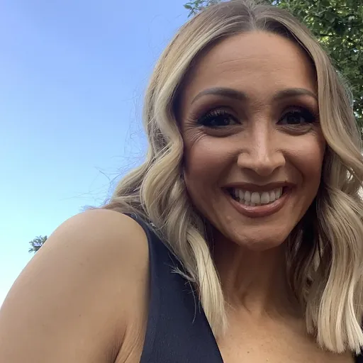 Portrait of Lucy-Jo Hudson