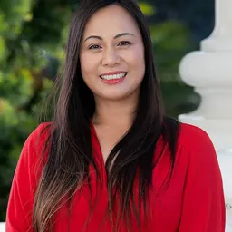 Portrait of Stephanie Nguyen