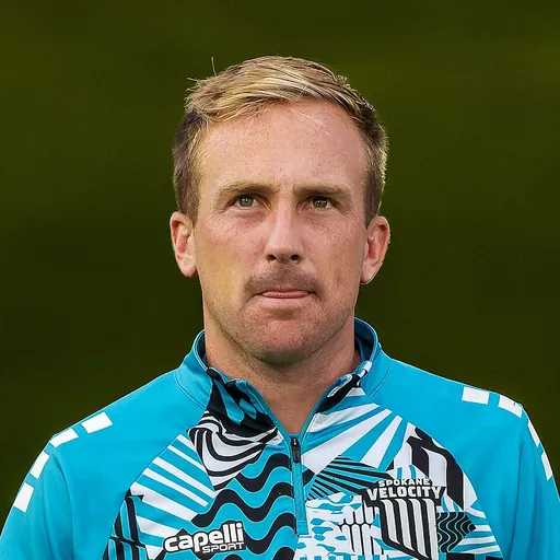 Portrait of Derek Waldeck