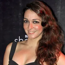 Portrait of Nauheed Cyrusi