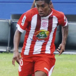 Portrait of Bryan Oña