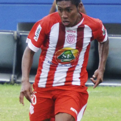 Portrait of Bryan Oña