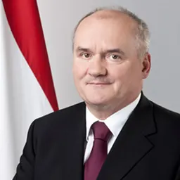 Portrait of Csaba Hende