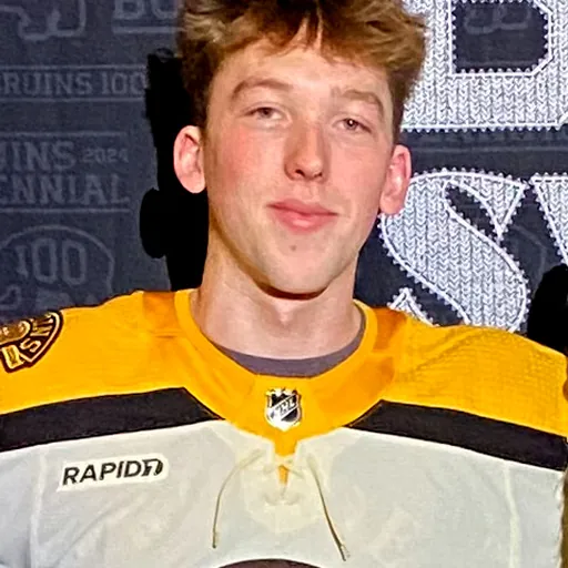 Portrait of Mason Lohrei