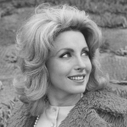 Portrait of Laura Devon