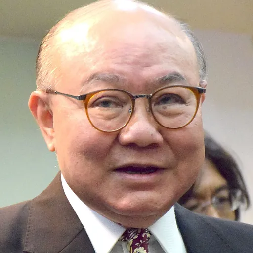 Portrait of Woo Kwok-hing