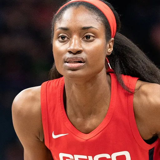 Portrait of LaToya Sanders
