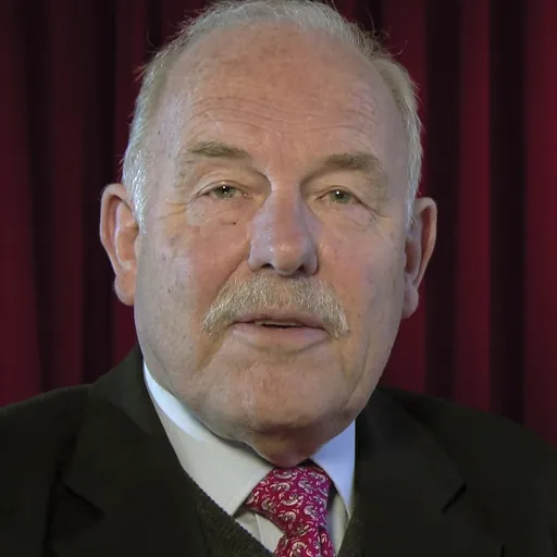 Portrait of Henk van Os