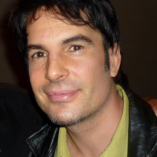 Portrait of Thom Bierdz