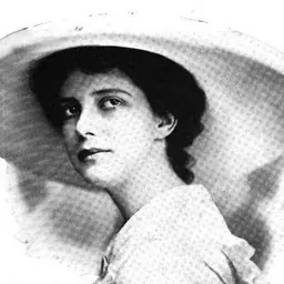 Portrait of Leila McIntyre