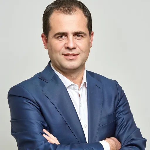 Portrait of Oerd Bylykbashi