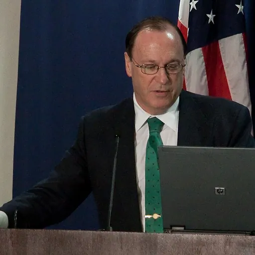 Portrait of Steven Brill