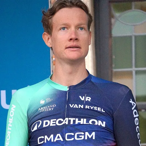 Portrait of Daan Hoole