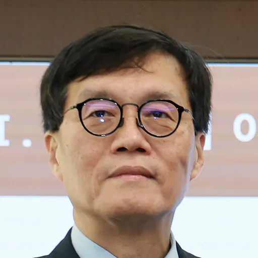 Portrait of Rhee Changyong