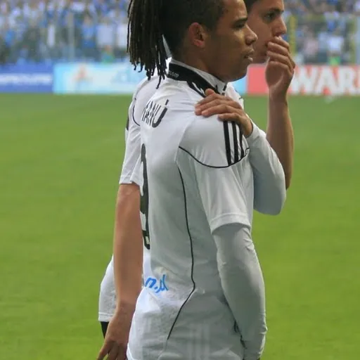 Portrait of Manú