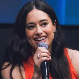 Portrait of Jeanine Mason