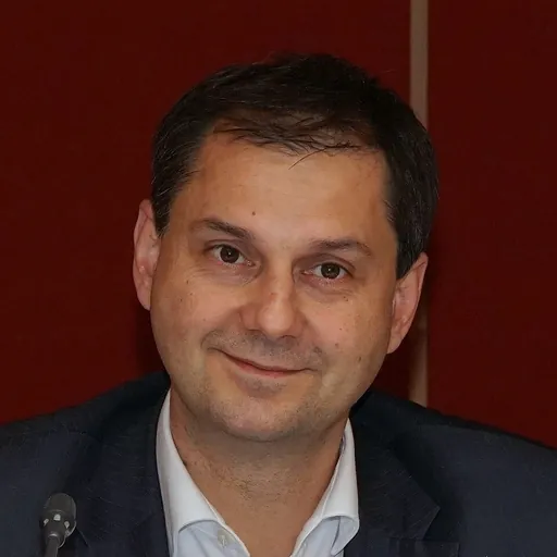 Portrait of Theoharis Theoharis