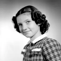 Portrait of Nicole Avril