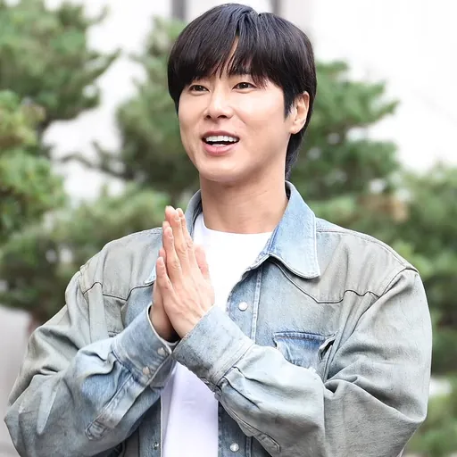 Portrait of Yunho
