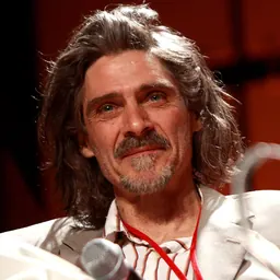 Portrait of Jason Carter