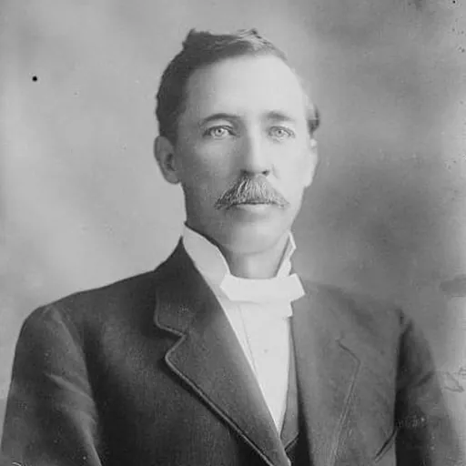 Portrait of Lee Cruce