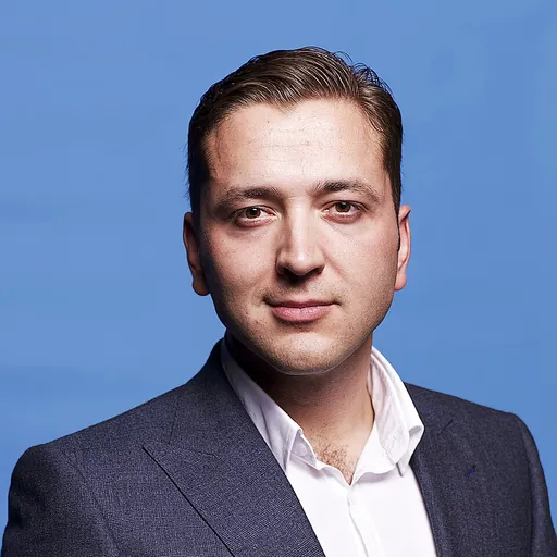 Portrait of Emre Ünver
