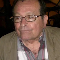 Portrait of Douglas Bravo