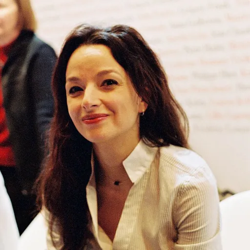 Portrait of Éliette Abécassis