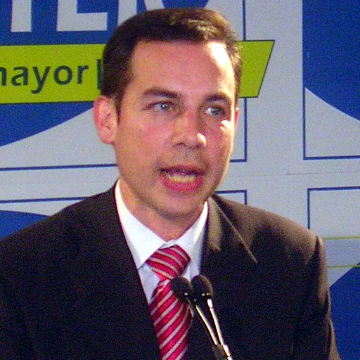Portrait of Alex Munter