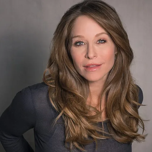 Portrait of Jamie Luner