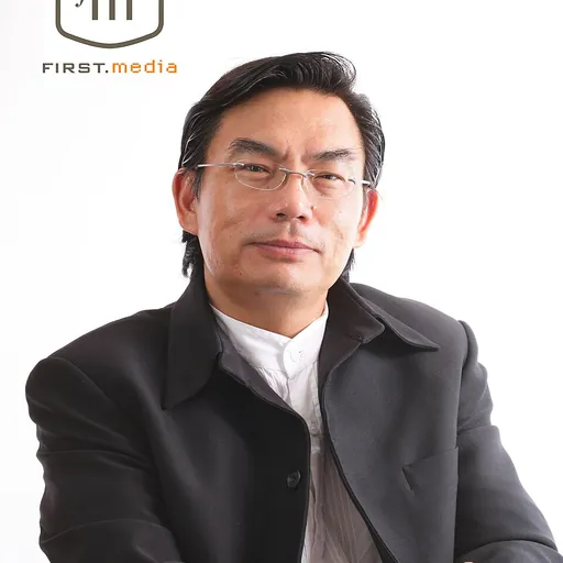 Portrait of Mark Phooi