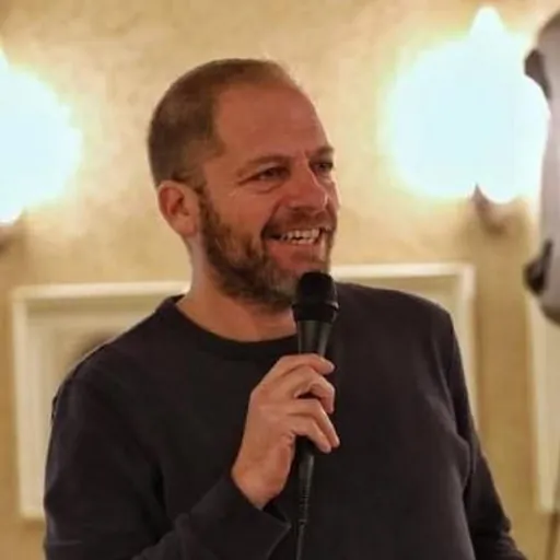 Portrait of Yuval Hollander