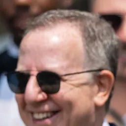 Portrait of Bryan Glazer