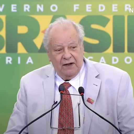 Portrait of Rogério Cerqueira Leite