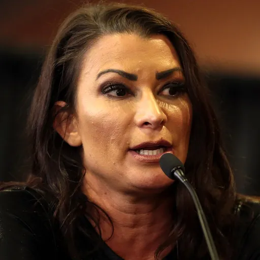 Portrait of Lisa Marie Varon
