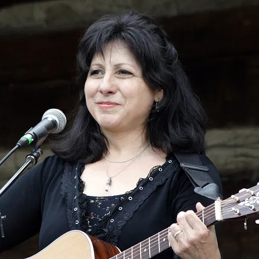 Portrait of Tish Hinojosa