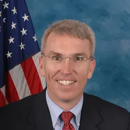 Portrait of Todd Russell Platts
