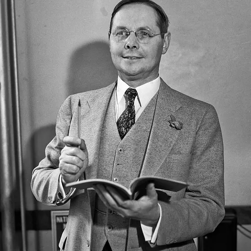Portrait of Paul Popenoe