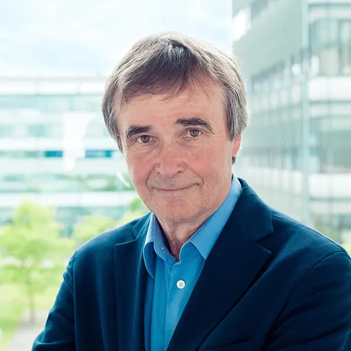 Portrait of Kai Simons