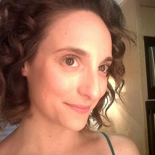 Portrait of Tracee Chimo