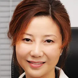 Portrait of Shunee Yee