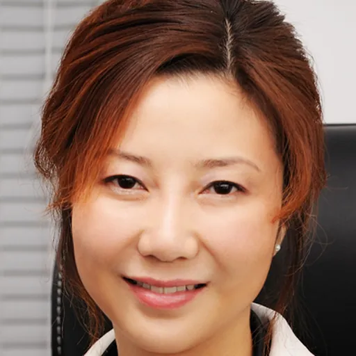 Portrait of Shunee Yee
