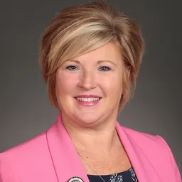 Portrait of Shannon Lundgren
