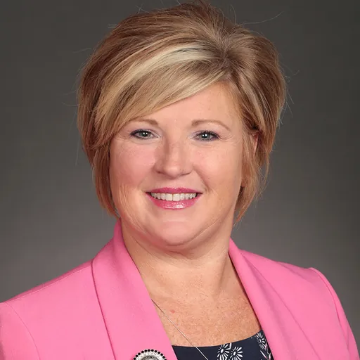 Portrait of Shannon Lundgren