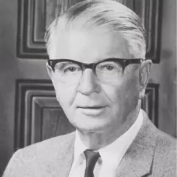 Portrait of Lee Joannes