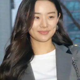 Portrait of Stephanie Lee